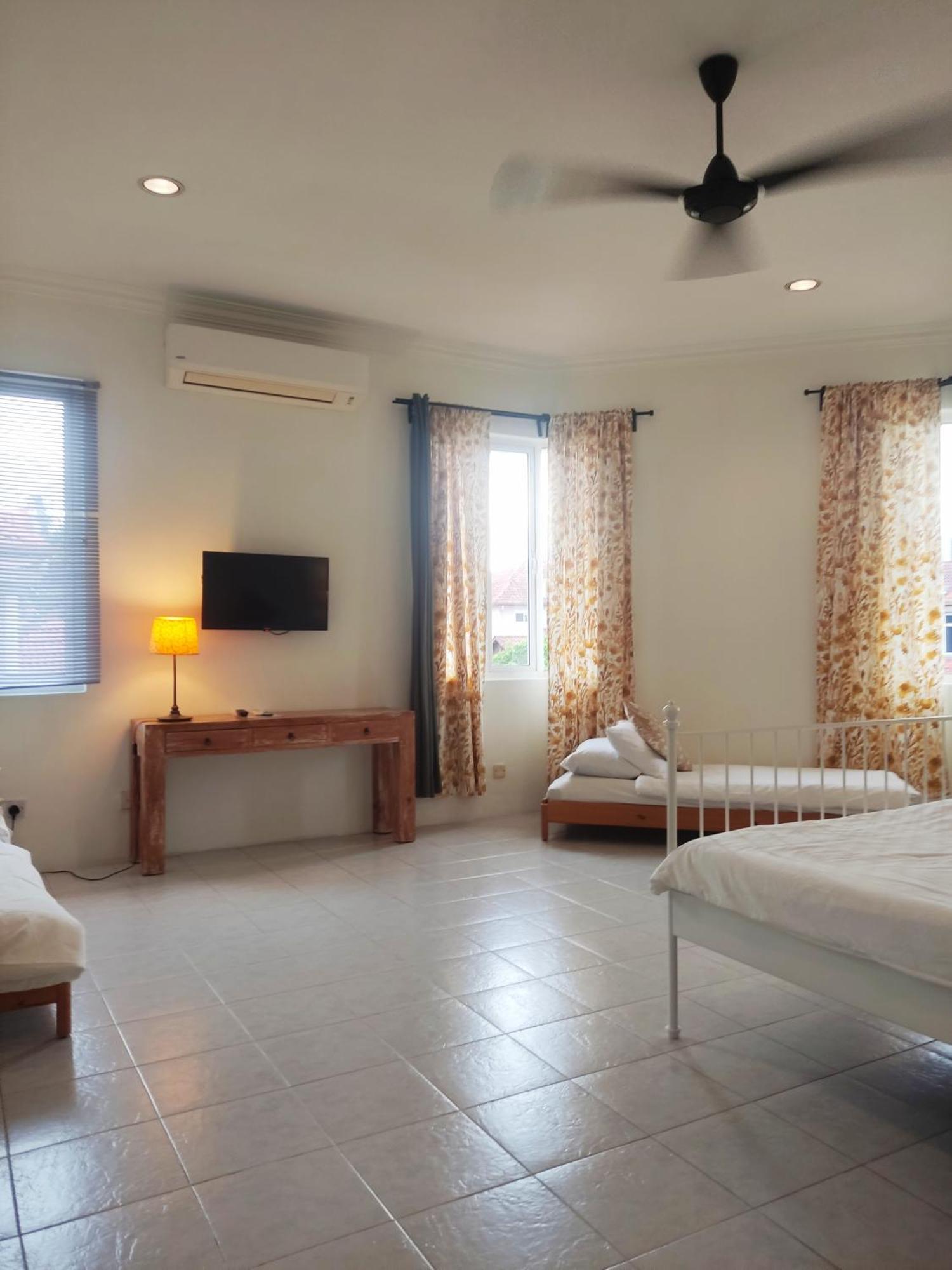 Rumah Putih Near Klia Sepang Ngoại thất bức ảnh