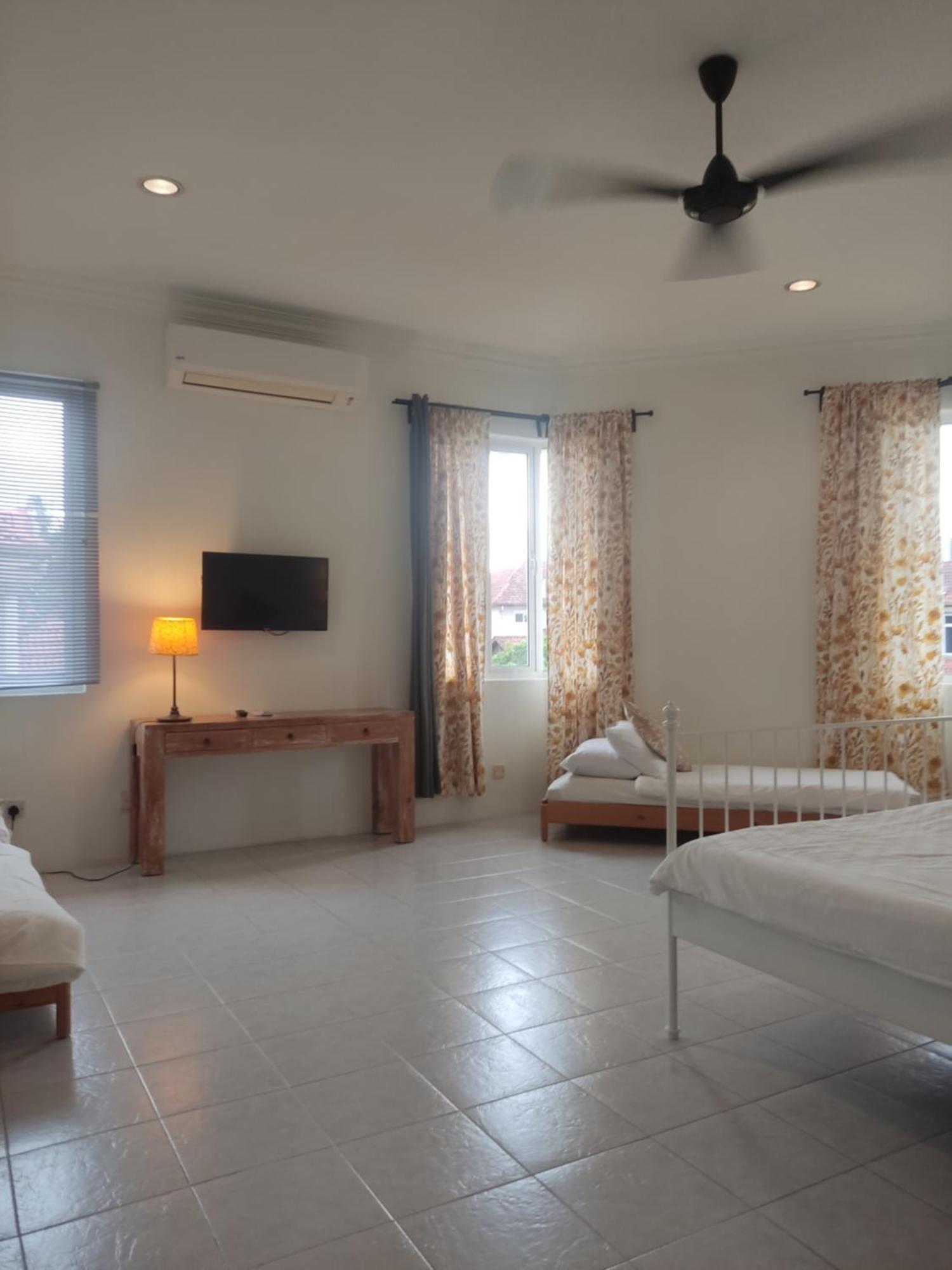 Rumah Putih Near Klia Sepang Ngoại thất bức ảnh