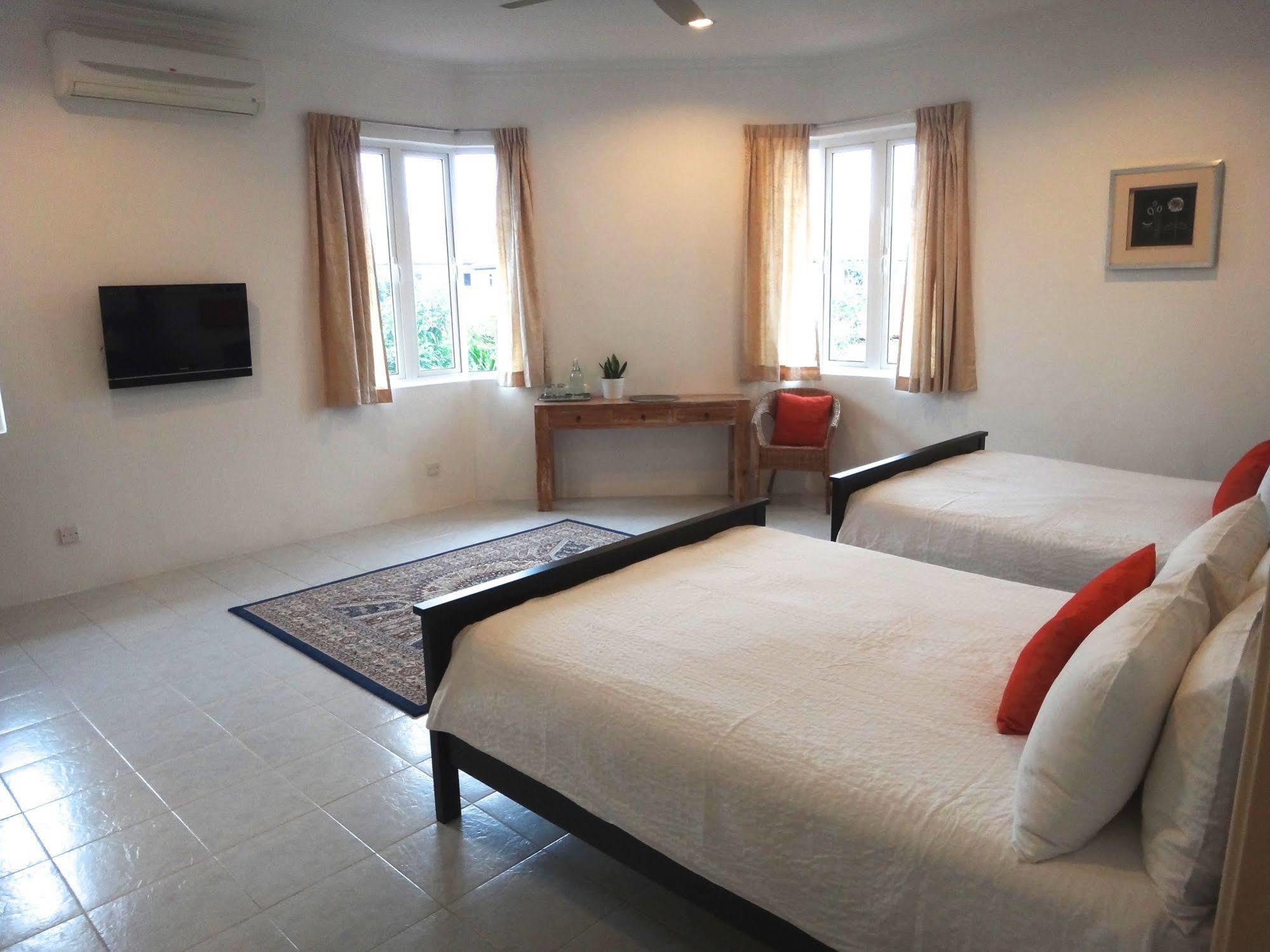 Rumah Putih B&B Near Klia Sepang Ngoại thất bức ảnh