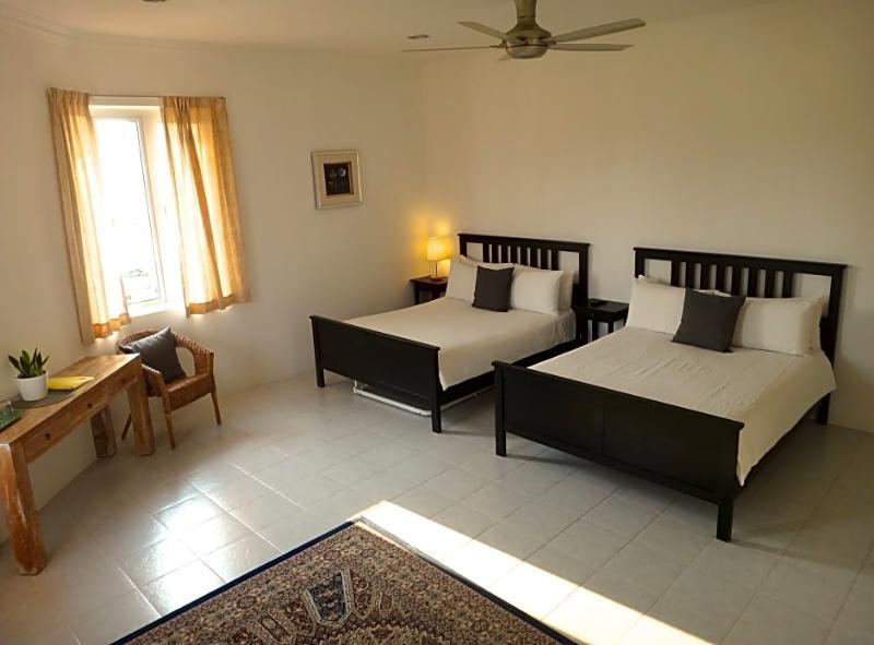 Rumah Putih Near Klia Sepang Ngoại thất bức ảnh